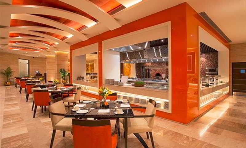 Hotel The Suryaa 5*