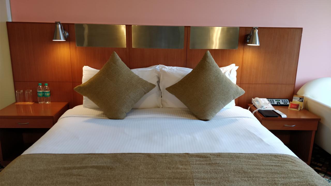 Hotel The Suryaa 5*