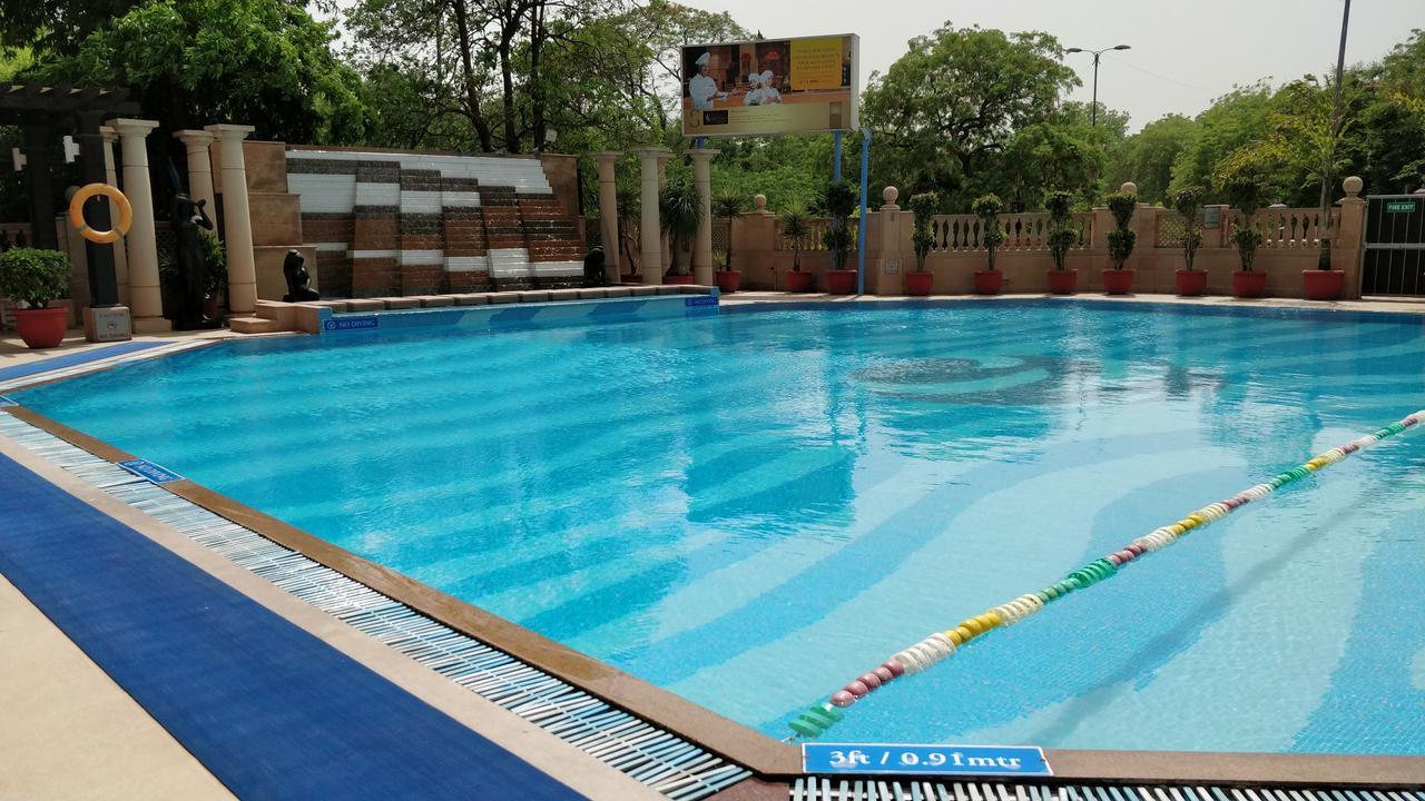 Hotel The Suryaa 5*